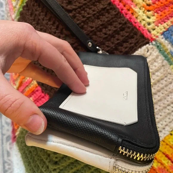 Tumi leather black and white wallet - Picture 3 of 5